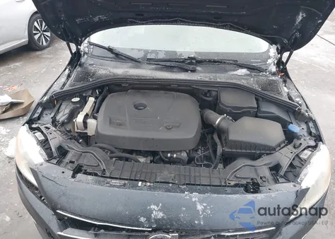 2015 Volvo S60 T5 Premier из США, поврежденный, VIN YV140MFKXF1355823